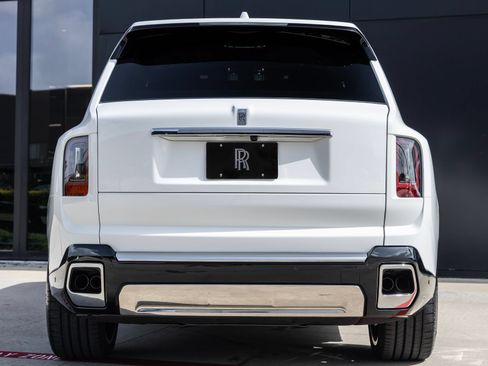 New 2026 Rolls-Royce Cullinan AWD/4WD image 10