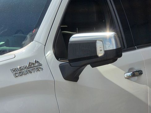 Used 2022 Chevrolet Silverado 1500 High Country image 8