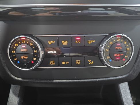 Used 2019 Mercedes-Benz GLS 450 4MATIC image 24