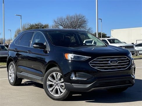 Used 2024 Ford Edge Titanium image 2