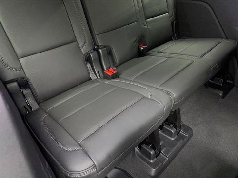 Used 2024 GMC Yukon Denali image 42