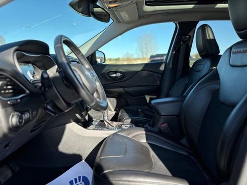 Certified 2021 Jeep Cherokee Trailhawk w/ Sun, Sound & Nav Group image 13