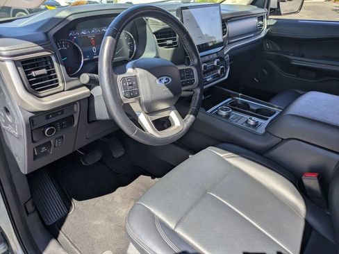 Used 2024 Ford Expedition Max XLT image 16