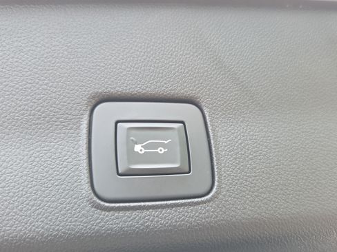 Used 2021 Chevrolet TrailBlazer ACTIV w/ Sun and Liftgate Package FWD image 14