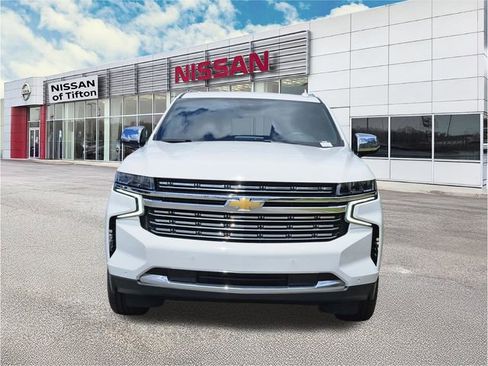 Used 2023 Chevrolet Suburban Premier RWD image 2