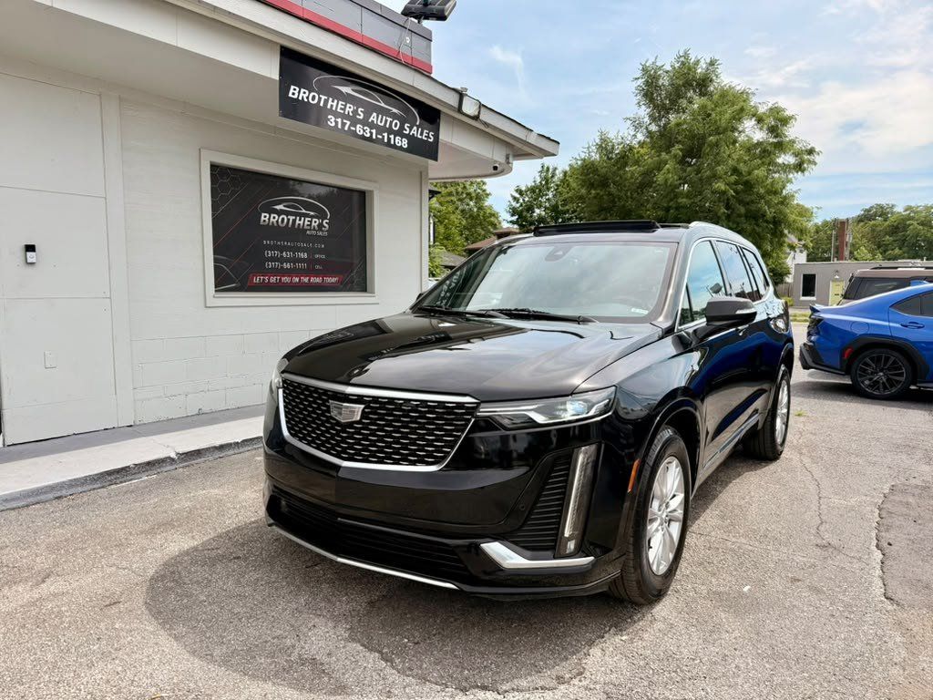 Used 2022 Cadillac XT6 Premium Luxury AWD/4WD image 4