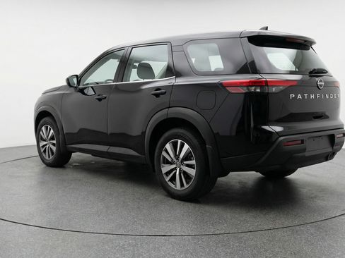 Used 2025 Nissan Pathfinder SV FWD image 6