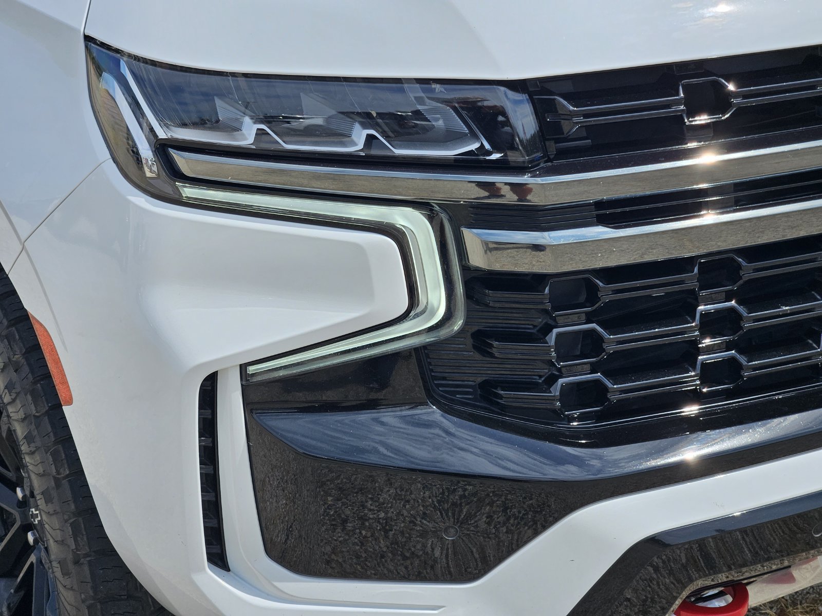 Certified 2022 Chevrolet Suburban Z71 w/ Luxury Package AWD/4WD image 9