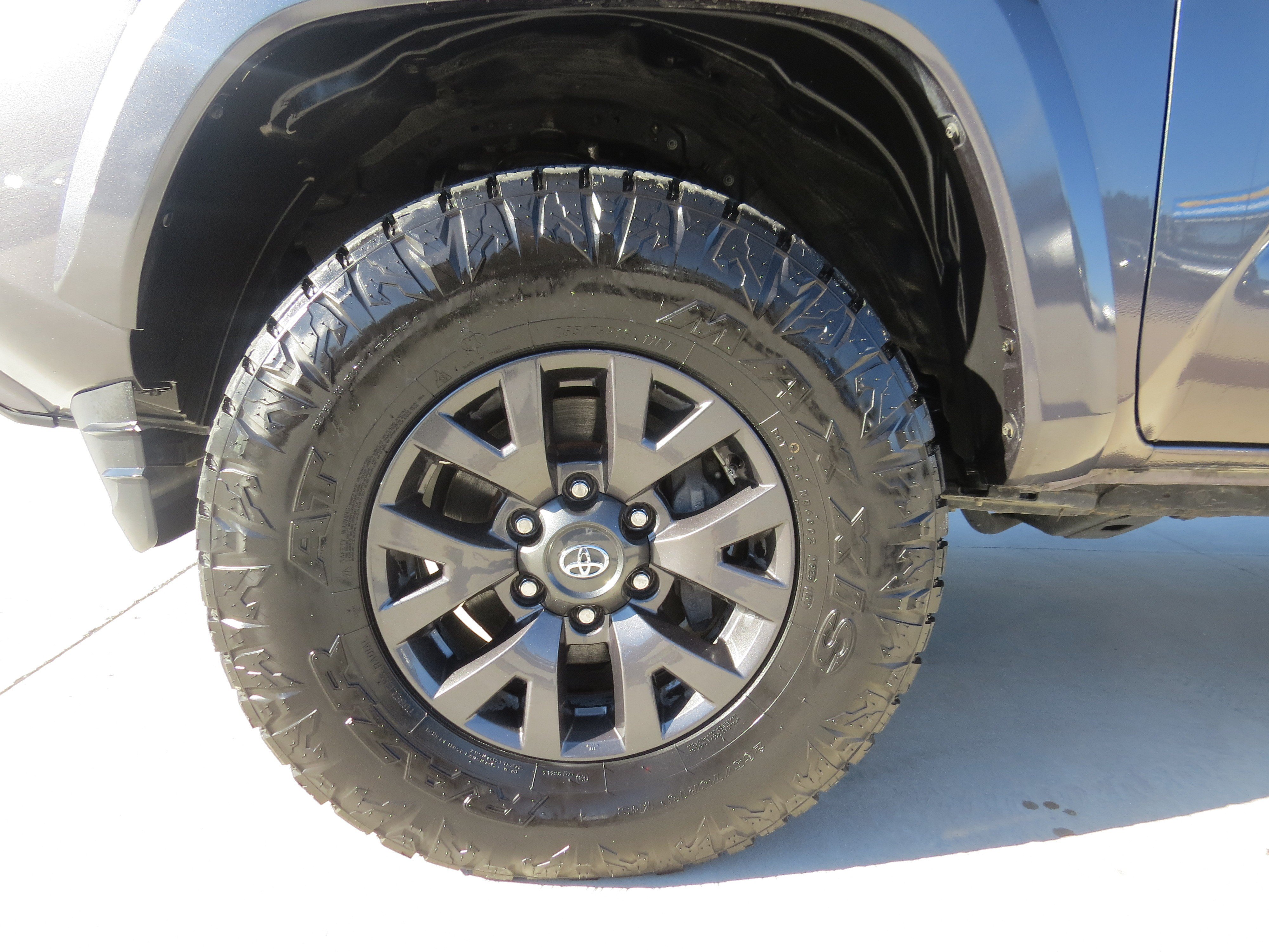 Used 2021 Toyota Tacoma SR5 AWD/4WD image 12