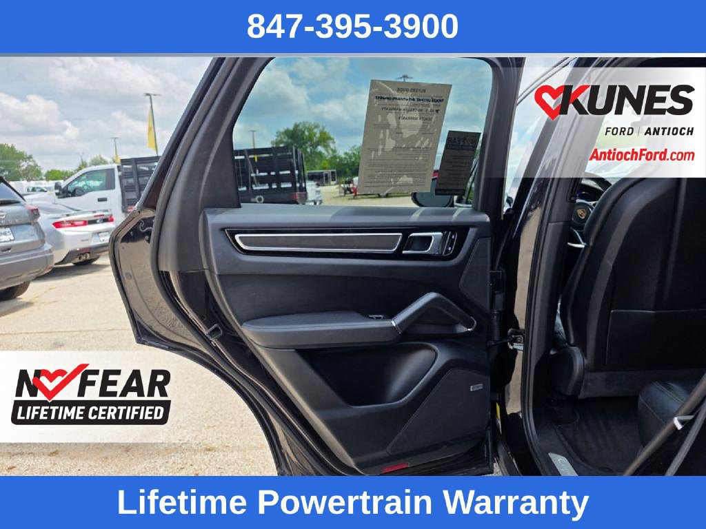 Used 2019 Porsche Cayenne S AWD/4WD image 18
