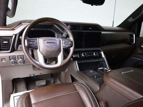 Used 2024 GMC Sierra 2500 Denali w/ Denali Reserve Package AWD/4WD image 10