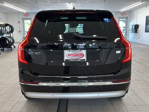 Used 2022 Volvo XC90 T8 Inscription image 6