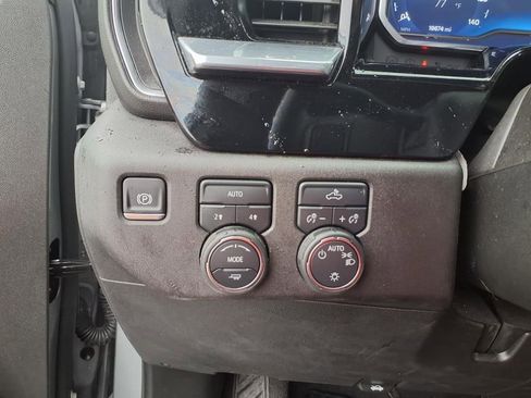 Used 2025 Chevrolet Silverado 1500 LT image 13