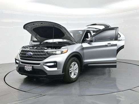 Used 2024 Ford Explorer XLT RWD image 37