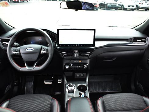 Used 2024 Ford Escape ST-Line w/ Tech Pack #1 AWD/4WD image 4