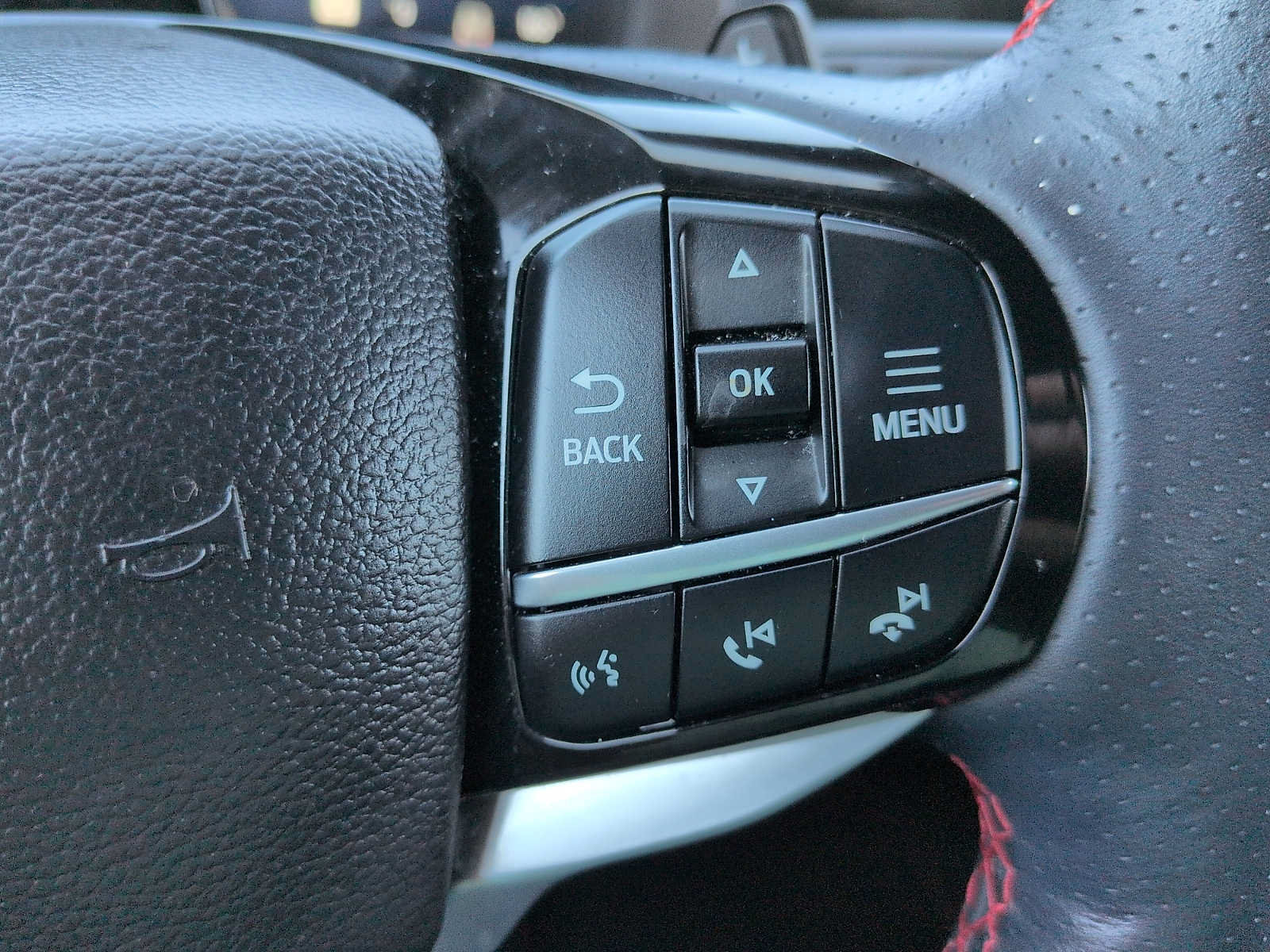 Certified 2025 Ford Explorer ST AWD/4WD image 17