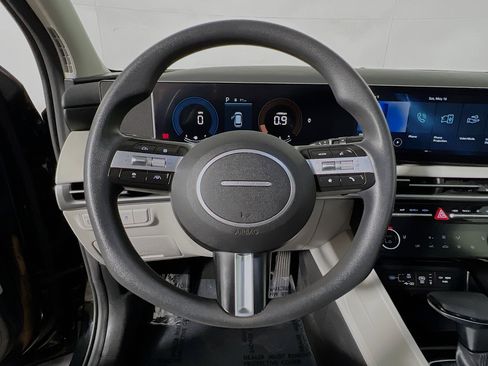 Used 2025 Hyundai Tucson SEL FWD image 18