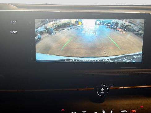Used 2024 Nissan Ariya AWD image 23