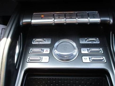 Used 2024 Lincoln Nautilus Reserve w/ Equipment Group 202A image 12