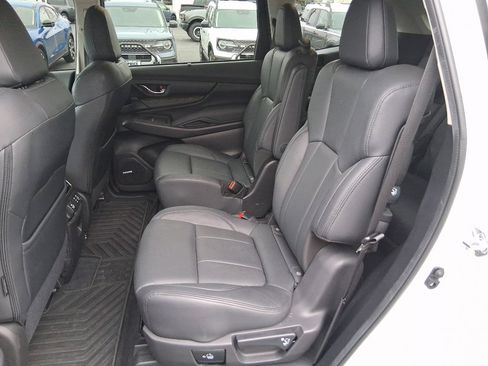 Used 2025 Subaru Ascent Bronze Edition image 11