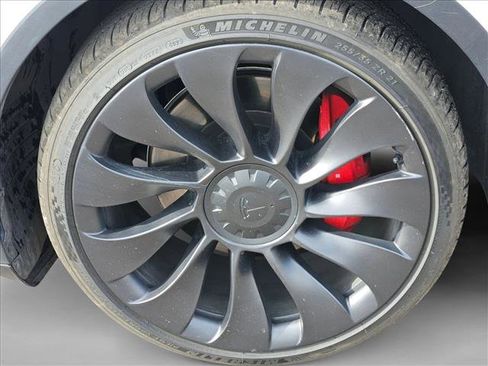 Used 2022 Tesla Model Y Performance image 9