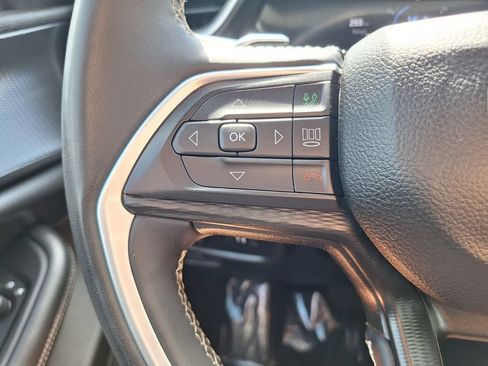 Used 2024 Jeep Grand Cherokee L Laredo AWD/4WD image 20