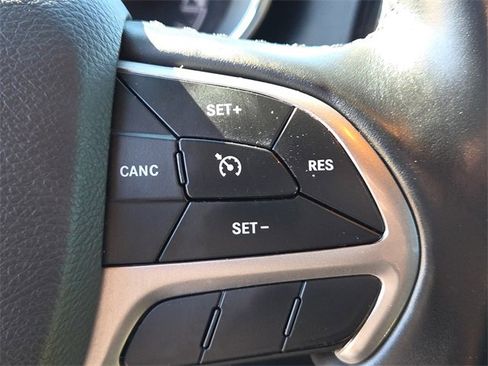 Used 2020 Jeep Grand Cherokee Limited image 26