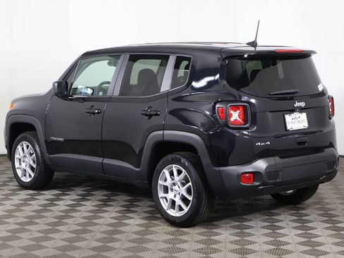 Used 2023 Jeep Renegade Latitude AWD/4WD image 8