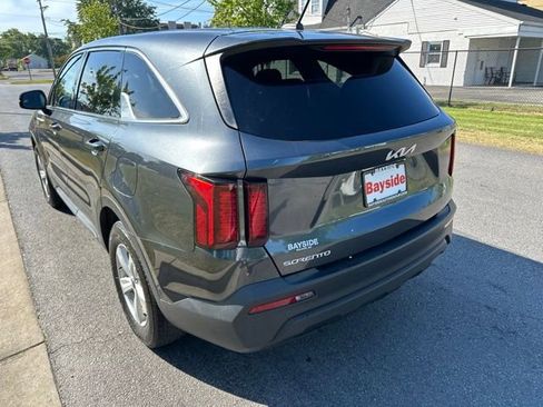 Certified 2023 Kia Sorento LX FWD image 11
