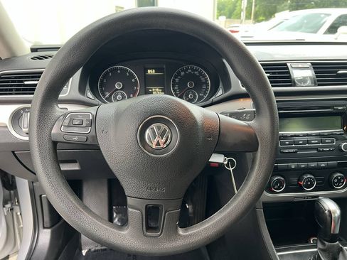 Used 2013 Volkswagen Passat 2.5 S FWD image 13