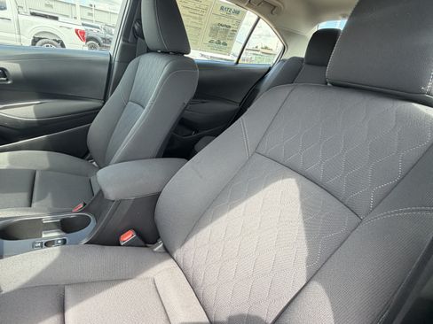 Used 2025 Toyota Corolla LE FWD image 23