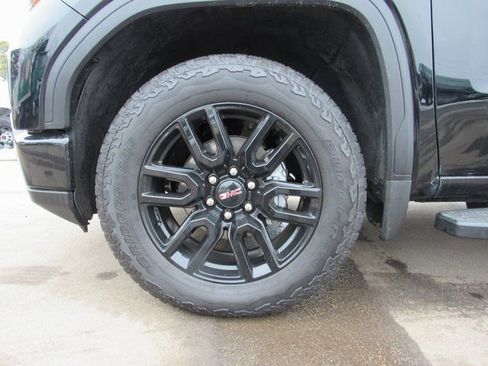 Used 2025 GMC Sierra 1500 Elevation image 9
