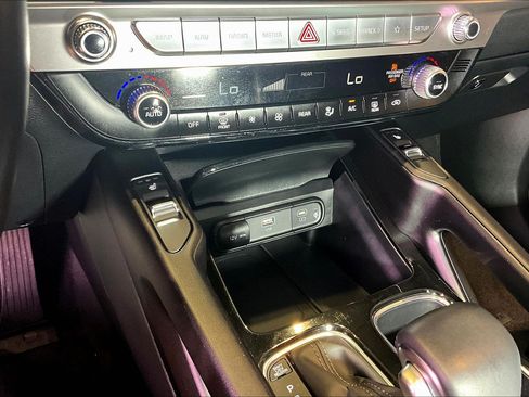 Used 2025 Kia Telluride S AWD/4WD image 16