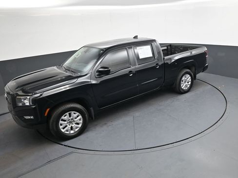 Used 2024 Nissan Frontier SV image 29