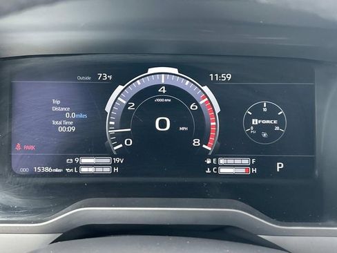 Used 2025 Toyota Tundra Limited AWD/4WD image 34