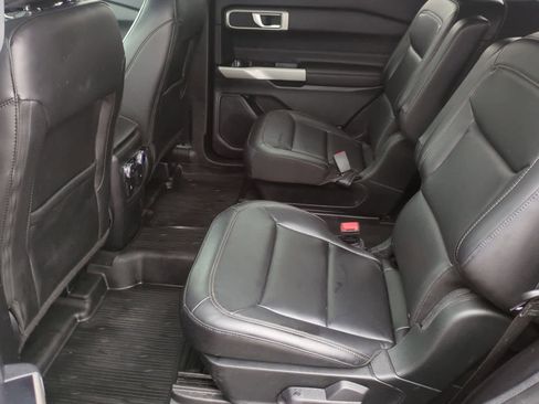 Used 2022 Ford Explorer XLT w/ Equipment Group 202A image 19