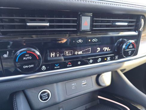 Used 2023 Nissan Rogue Platinum w/ Platinum Premium Package image 37