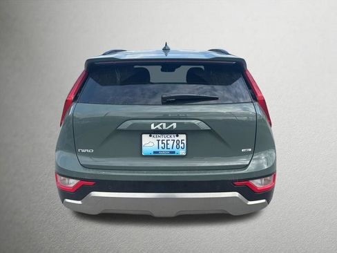 Used 2025 Kia Niro SX image 4