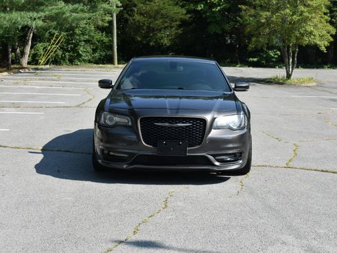 Used 2017 Chrysler 300 S w/ 300S Premium Group 2 w/2_L RWD image 11