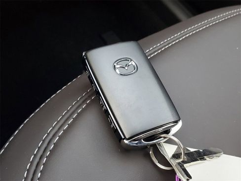 New 2025 MAZDA CX-5 Signature image 30