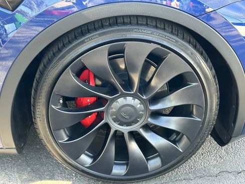 Used 2022 Tesla Model Y Performance image 9