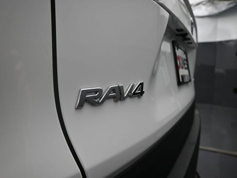 Used 2025 Toyota RAV4 XLE image 16