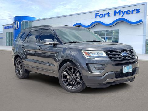 Used 2017 Ford Explorer XLT w/ Equipment Group 202A FWD image 1