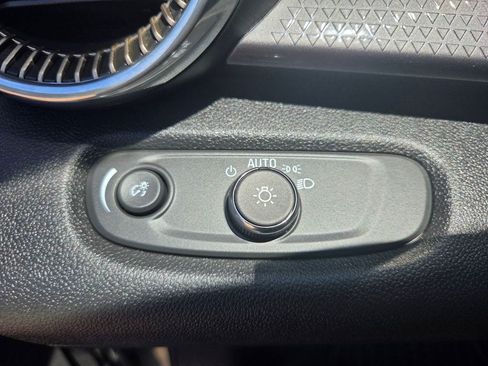 Used 2026 Chevrolet Trax ACTIV FWD image 29