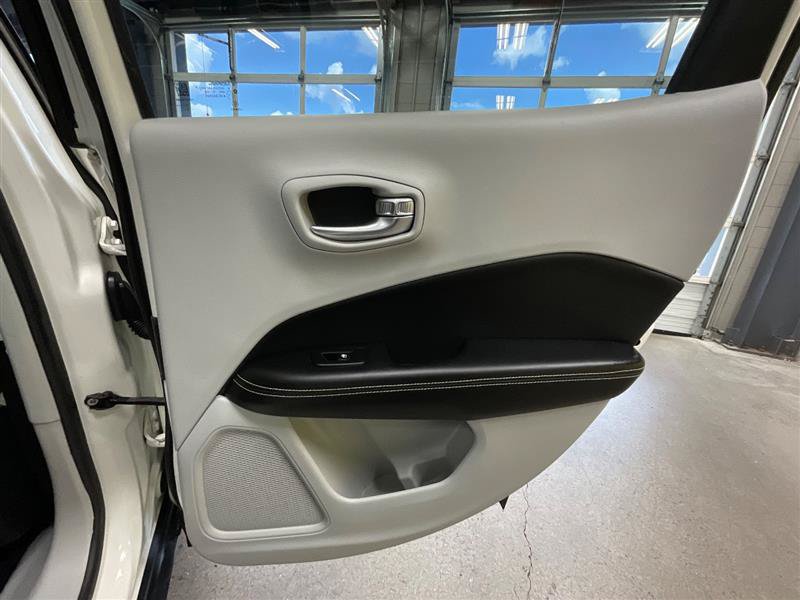 Used 2020 Jeep Compass Latitude FWD image 25
