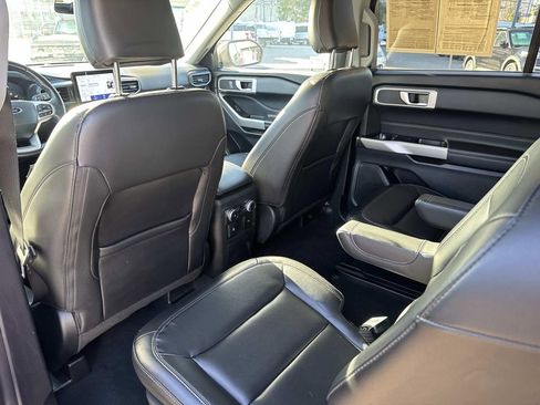 Used 2022 Ford Explorer XLT w/ Equipment Group 202A image 13