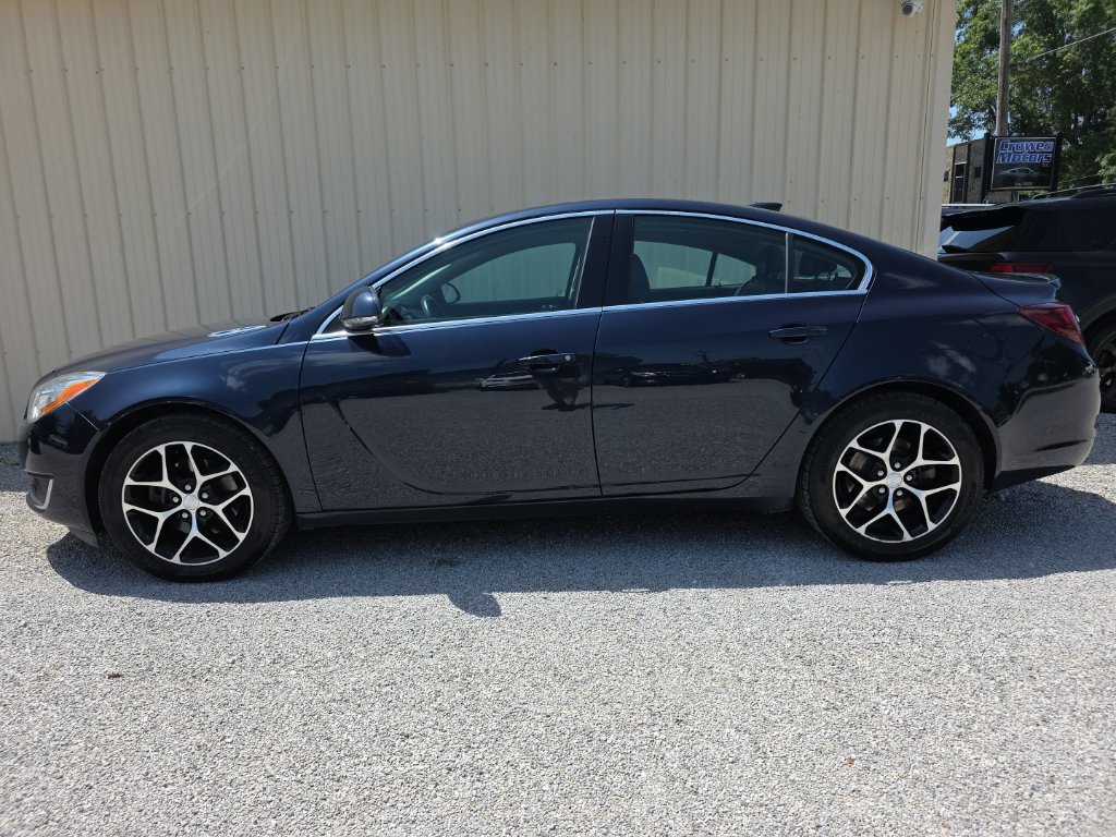 Used 2017 Buick Regal Sport Touring FWD image 11