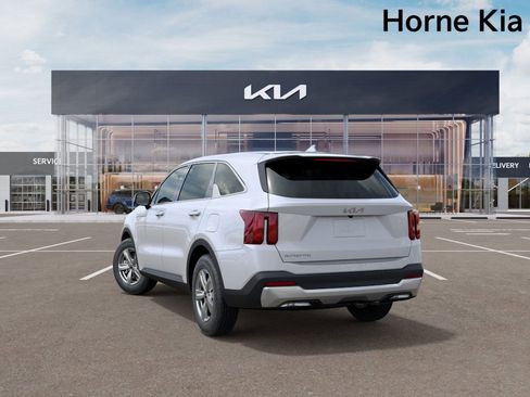 New 2025 Kia Sorento LX image 4