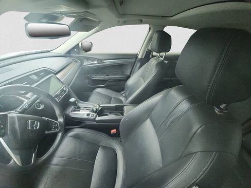 Used 2018 Honda Civic Touring image 3