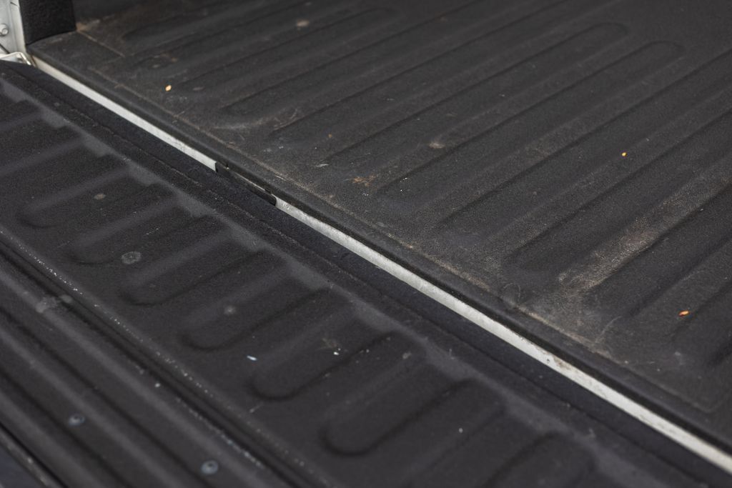 Used 2015 RAM 1500 Laramie w/ Convenience Group AWD/4WD image 11